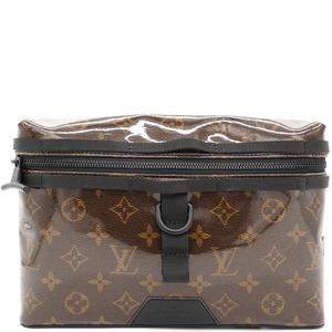 Men’s Fall Winter 2018 Collection Monogram Messenger Bag