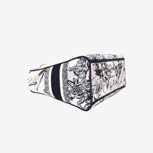 Dior Medium Lady D-Lite Zodiac Embroidered Bag in White/Black Canvas with Gold Hardware