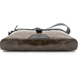 Men’s Fall Winter 2018 Collection Monogram Messenger Bag