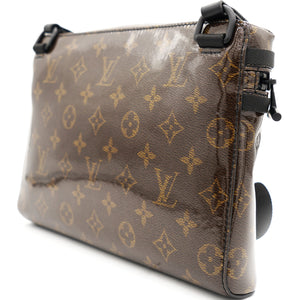 Men’s Fall Winter 2018 Collection Monogram Messenger Bag