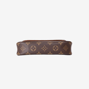 Louis Vuitton Ivy Wallet on Chain in Monogram Canvas