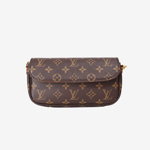 Louis Vuitton Ivy Wallet on Chain in Monogram Canvas