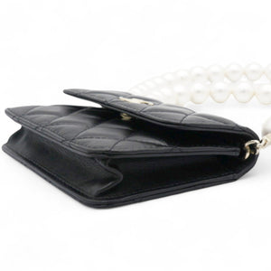 Quilted Maxi Pearls Card Holder Flap With Chain Black