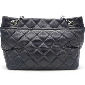 Caviar Quilted CC Timeless Soft Tote Black