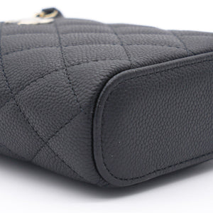 Caviar Quilted Small Vertical Coco Beauty Vanity Case With Chain Black