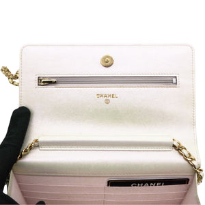 Iridescent Quilted Wallet On Chain WOC
