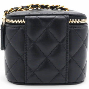 Lambskin Quilted Mini Pearl Crush Vanity Case With Chain Black