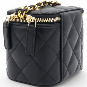 Lambskin Quilted Mini Pearl Crush Vanity Case With Chain Black