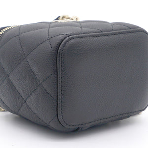 Caviar Quilted Small Vertical Coco Beauty Vanity Case With Chain Black