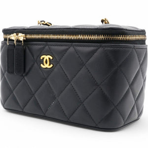 Lambskin Quilted Pearl Crush Small Vanity Case With Chain Black