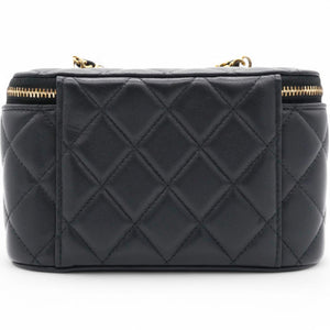 Lambskin Quilted Pearl Crush Small Vanity Case With Chain Black