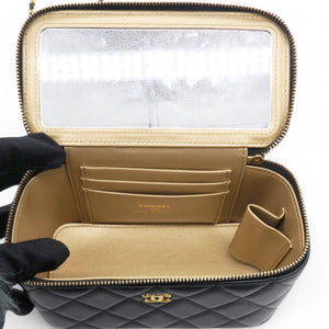 Lambskin Quilted Pearl Crush Small Vanity Case With Chain Black