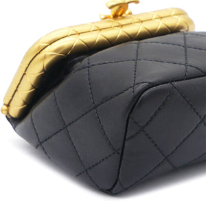 Kiss lock Clasp Bag Lambskin Black