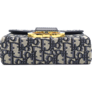 30 Montaigne Oblique Bag