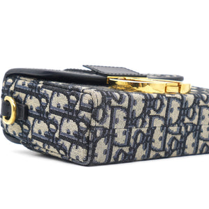30 Montaigne Oblique Bag