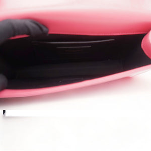 Grain De Poudre Classic Monogram Kate Clutch Pink