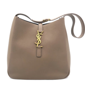 Le 5 A 7 Supple Small in Grained Leather Dusty Grey