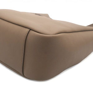 Le 5 A 7 Supple Small in Grained Leather Dusty Grey