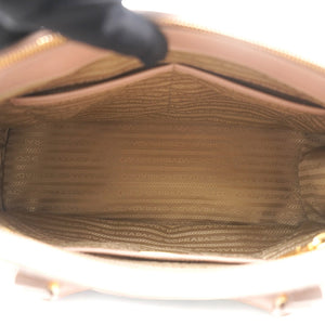 Saffiano Lux Medium Galleria Tote Cameo