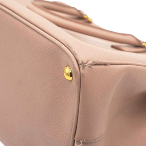 Saffiano Lux Medium Galleria Tote Cameo
