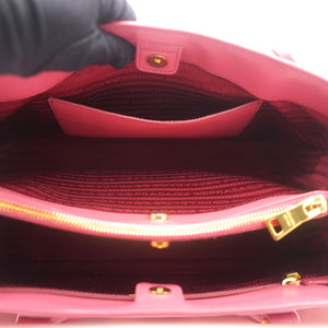 Saffiano Lux Medium Galleria Tote Fuschia