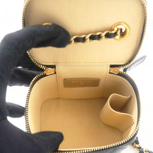 Lambskin Quilted Mini Pearl Crush Vanity Case with Chain Black