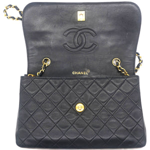 Vintage Lambskin Quilted Medium Single Flap Shoulder Bag Black