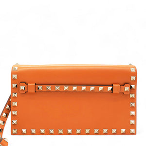 Garavani Nappa Rockstud Wristlet Clutch Camel