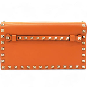 Garavani Nappa Rockstud Wristlet Clutch Camel