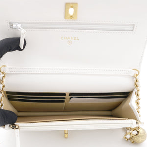 Lambskin Quilted CC Pearl Crush Wallet on Chain White