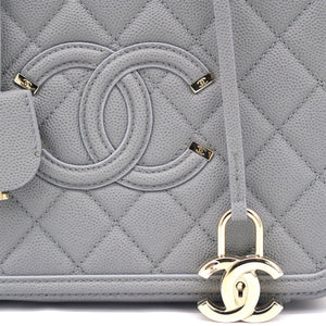 Caviar Quilted Medium CC Filigree Vanity Case Grey