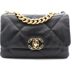 19 Small Flap Black Bag
