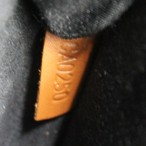 Dauphine Medium