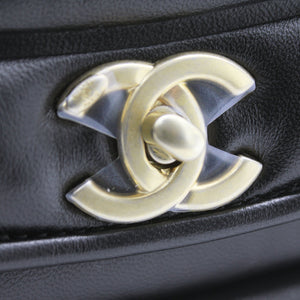 Medium Vintage Puffy Flap Bag in Black Lambskin
