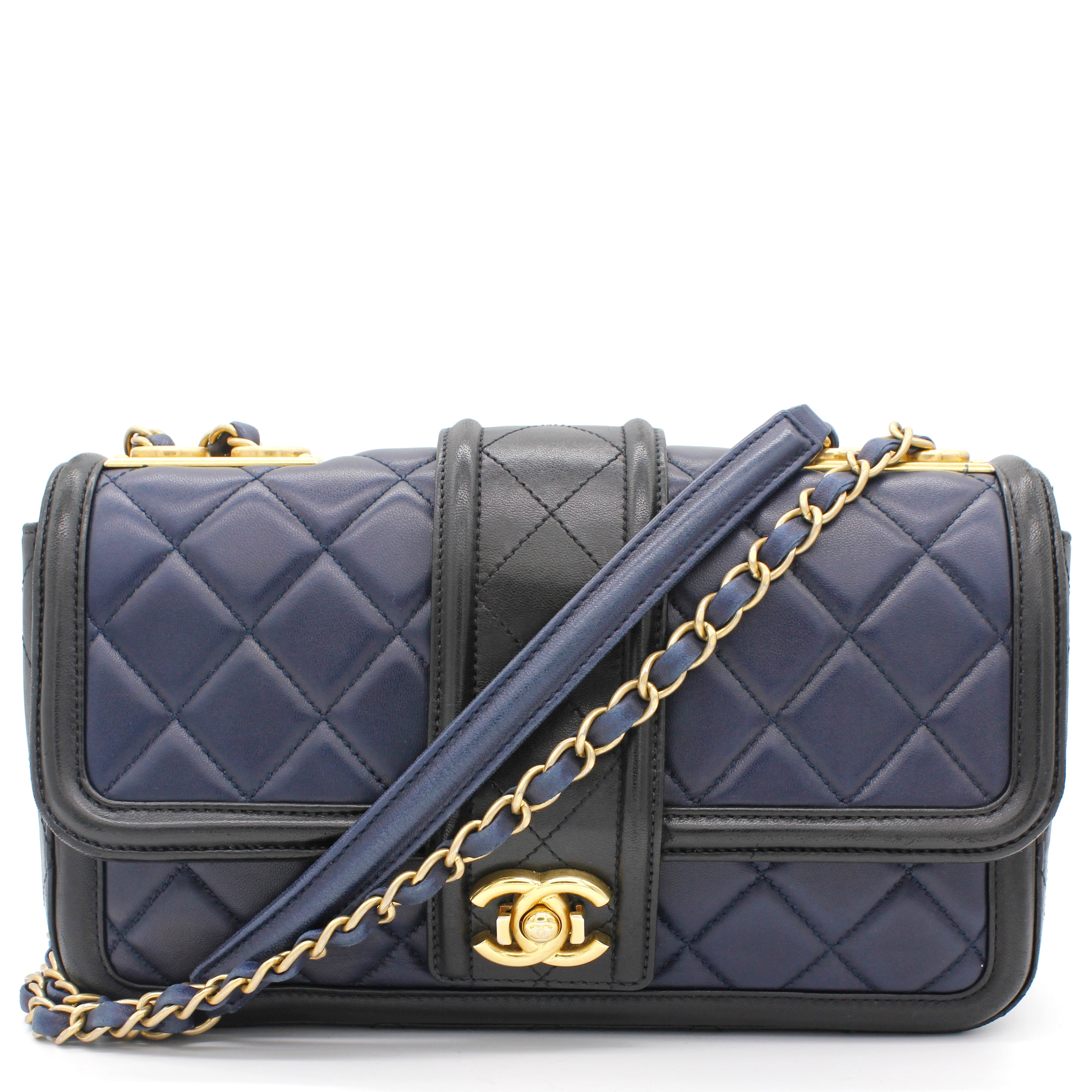 Lambskin Quilted Medium Elegant CC Flap Navy Black