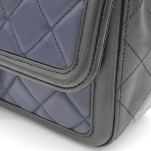 Lambskin Quilted Medium Elegant CC Flap Navy Black