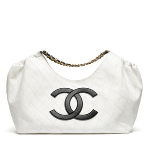 Chanel 22 Bag Blanc Logo CC