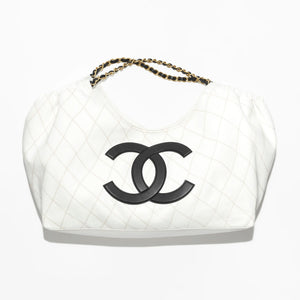 Chanel 22 Bag Blanc Logo CC