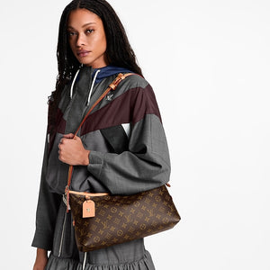 LOUIS VUITTON Carryall East West Monogram