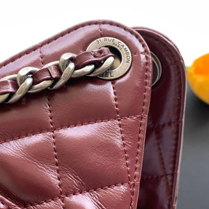 25 Burgundy Quilted Leather Chain Shoulder Bag