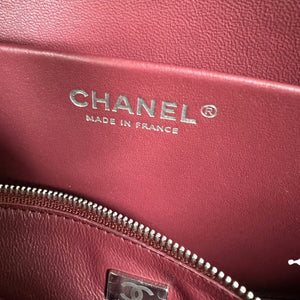 Grained Calfskin Small Souplissimo Maxi Flap Black bag